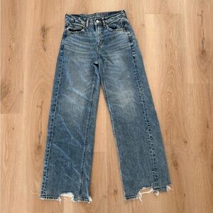 American Eagle women’s Super High Rise Baggy Wide Leg jeans Size 00